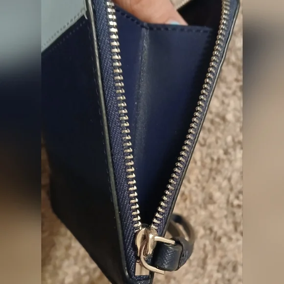 💙 Kate Spade New York Colorblock Saffiano Leather Wristlet Navy Light Blue - Picture 5 of 7